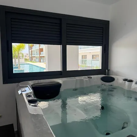 Апартаменты And Chill -luxury In Kato Пафос