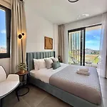 Apartament And Chill -luxury With Pool And Sauna In Kato Paphos