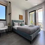 And Chill -luxury With Pool And Sauna In Kato