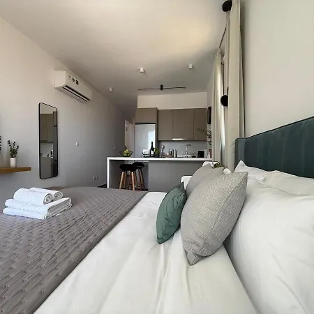 And Chill -luxury In Kato Apartment Paphos