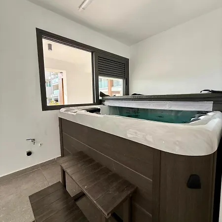 And Chill -luxury In Kato Paphos