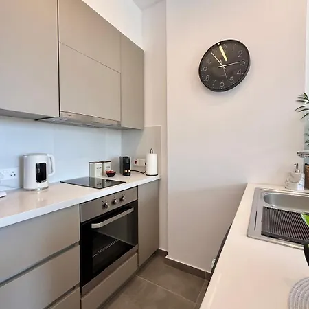 And Chill -luxury In Kato Apartment *