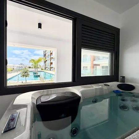 And Chill -luxury In Kato Apartment *