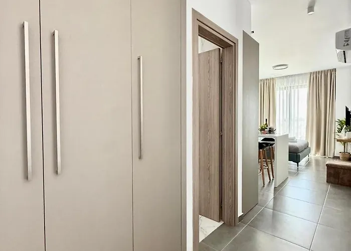 And Chill -luxury With Pool And Sauna In Kato アパート