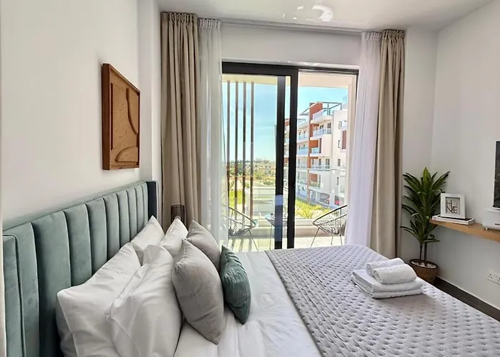 アパート And Chill -luxury With Pool And Sauna In Kato パ フォス