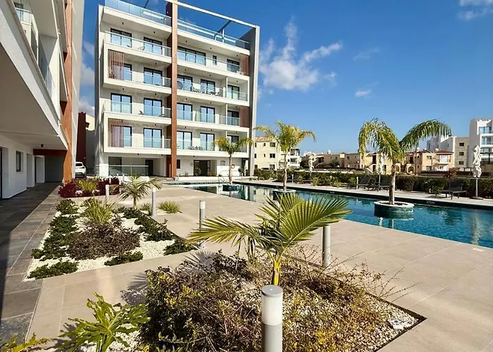 And Chill -luxury With Pool And Sauna In Kato