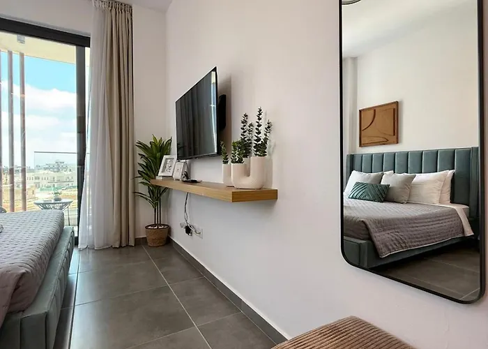 And Chill -luxury With Pool And Sauna In Kato *