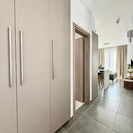 And Chill -luxury With Pool And Sauna In Kato Apartmán