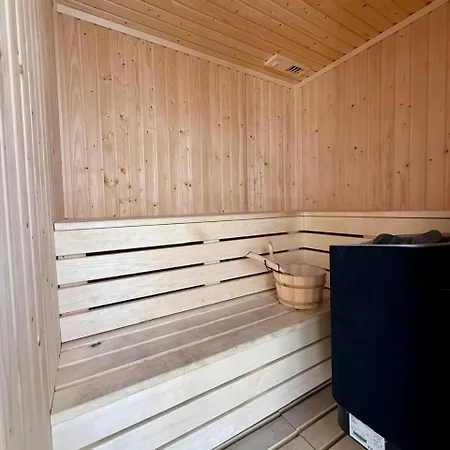 And Chill -luxury With Pool And Sauna In Kato * 파포스