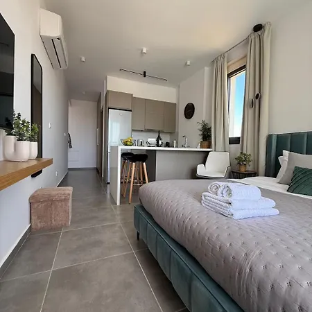 아파트 And Chill -luxury With Pool And Sauna In Kato *